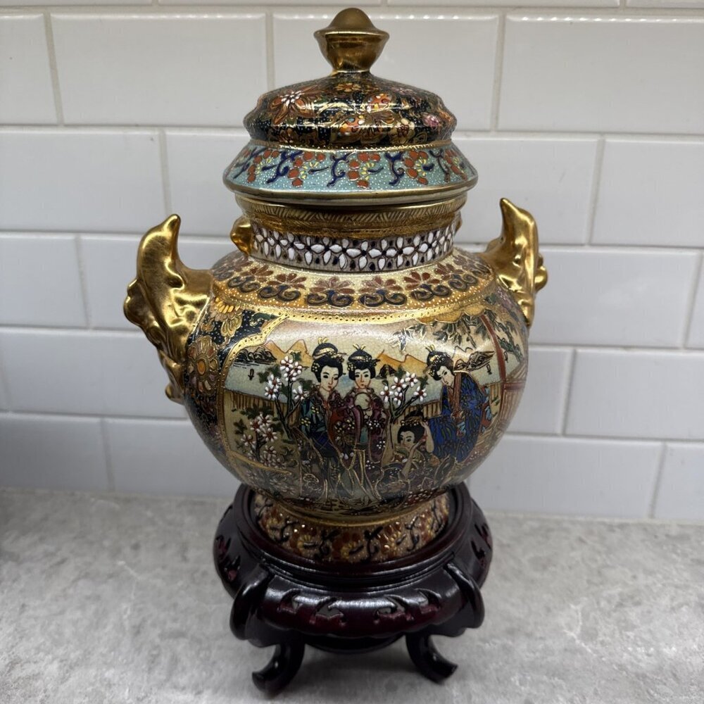 Vintage Chinese Satsuma Style Lidded Jar Urn with Stand Moriage Gold Accents
